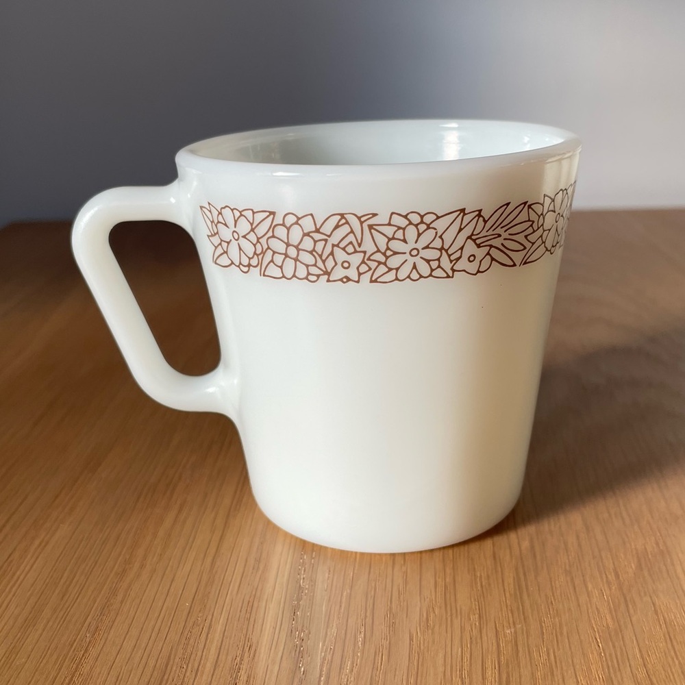 Vintage Pyrex Woodlands Mugs Set of 4, Milk Glass - Picture 2 of 5